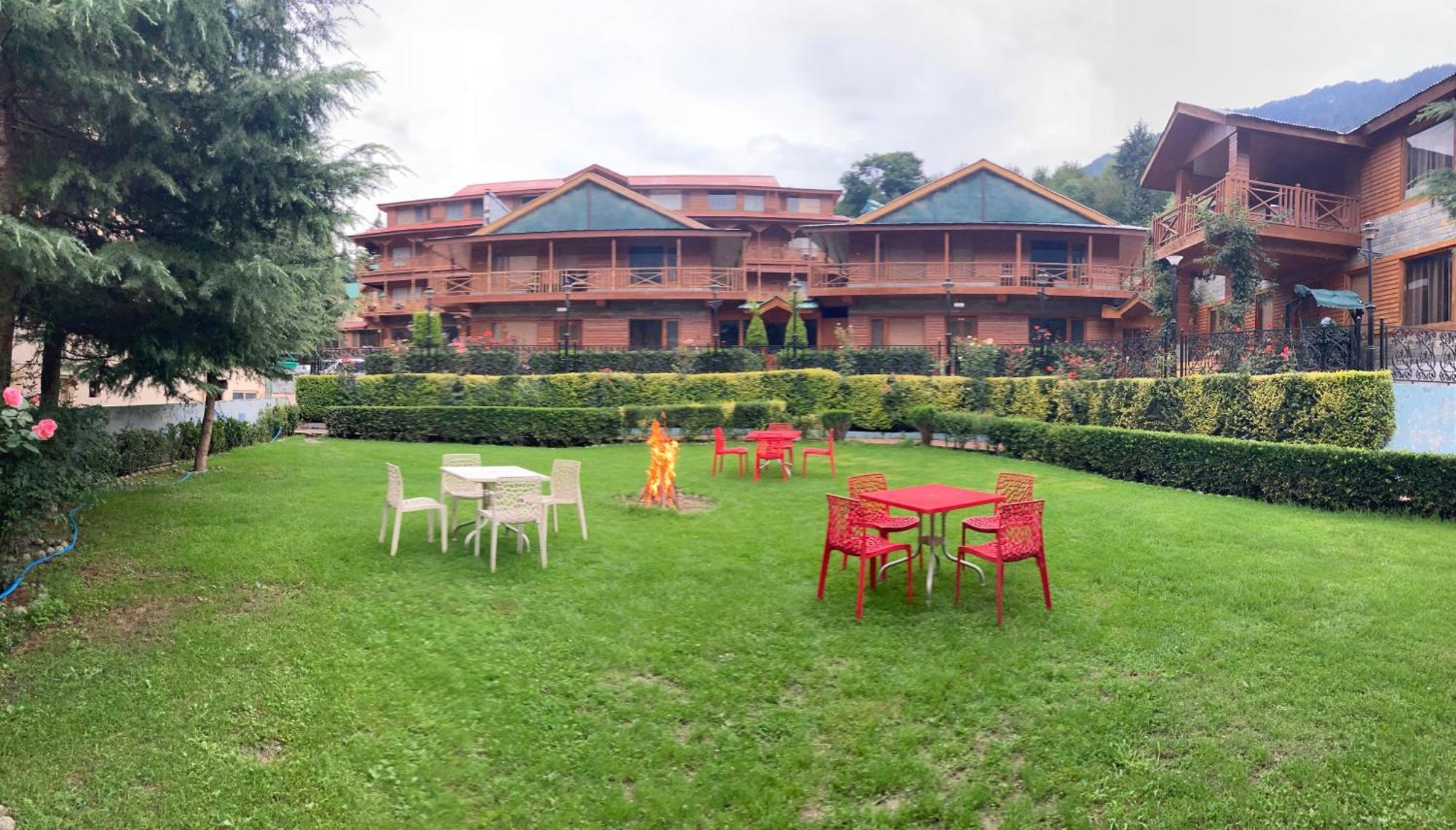 Hotel The North Wind In City Center, Manali Екстериор снимка