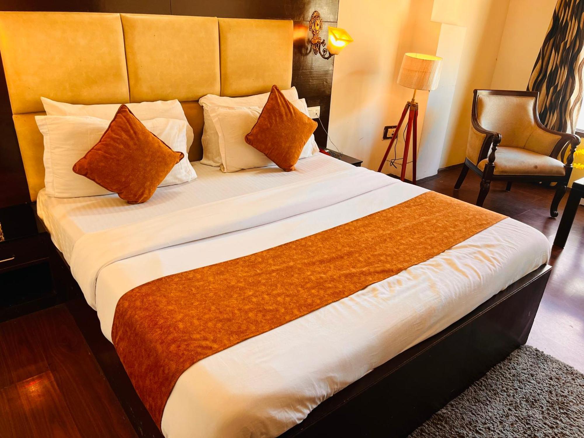 Hotel The North Wind In City Center, Manali Екстериор снимка