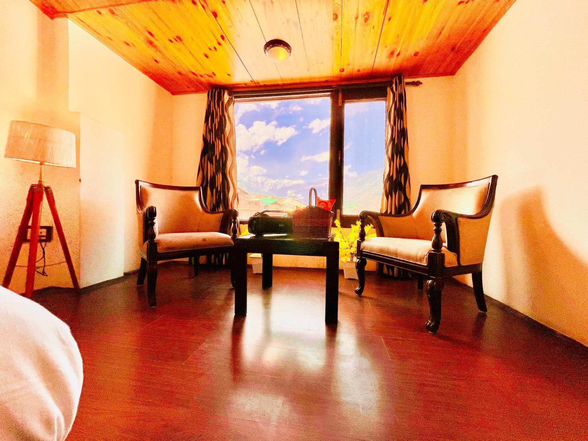 Hotel The North Wind In City Center, Manali Екстериор снимка
