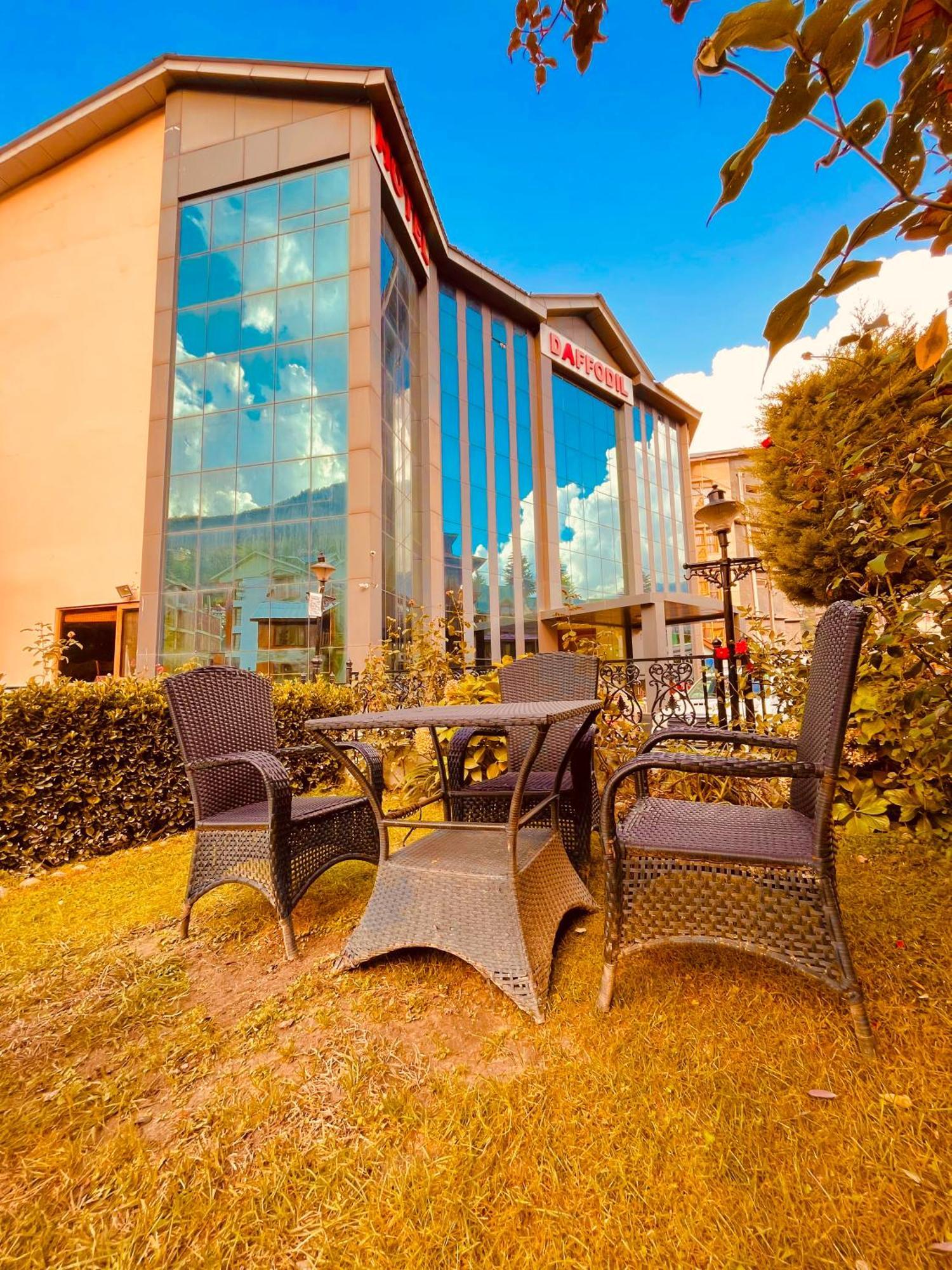 Hotel The North Wind In City Center, Manali Екстериор снимка