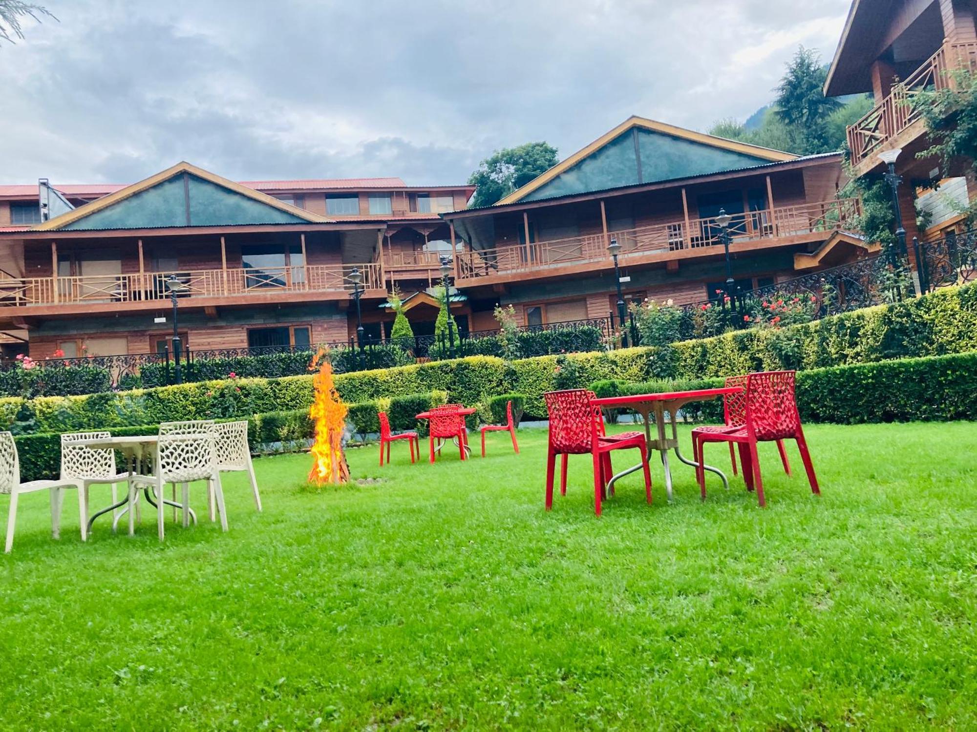 Hotel The North Wind In City Center, Manali Екстериор снимка