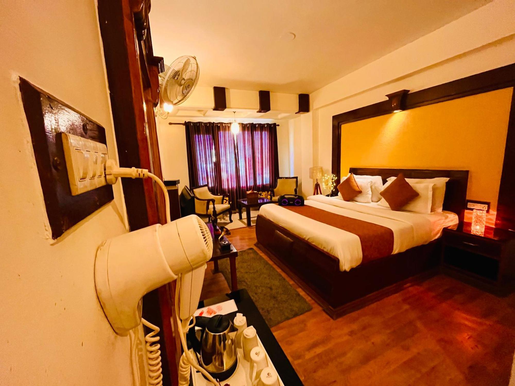 Hotel The North Wind In City Center, Manali Екстериор снимка