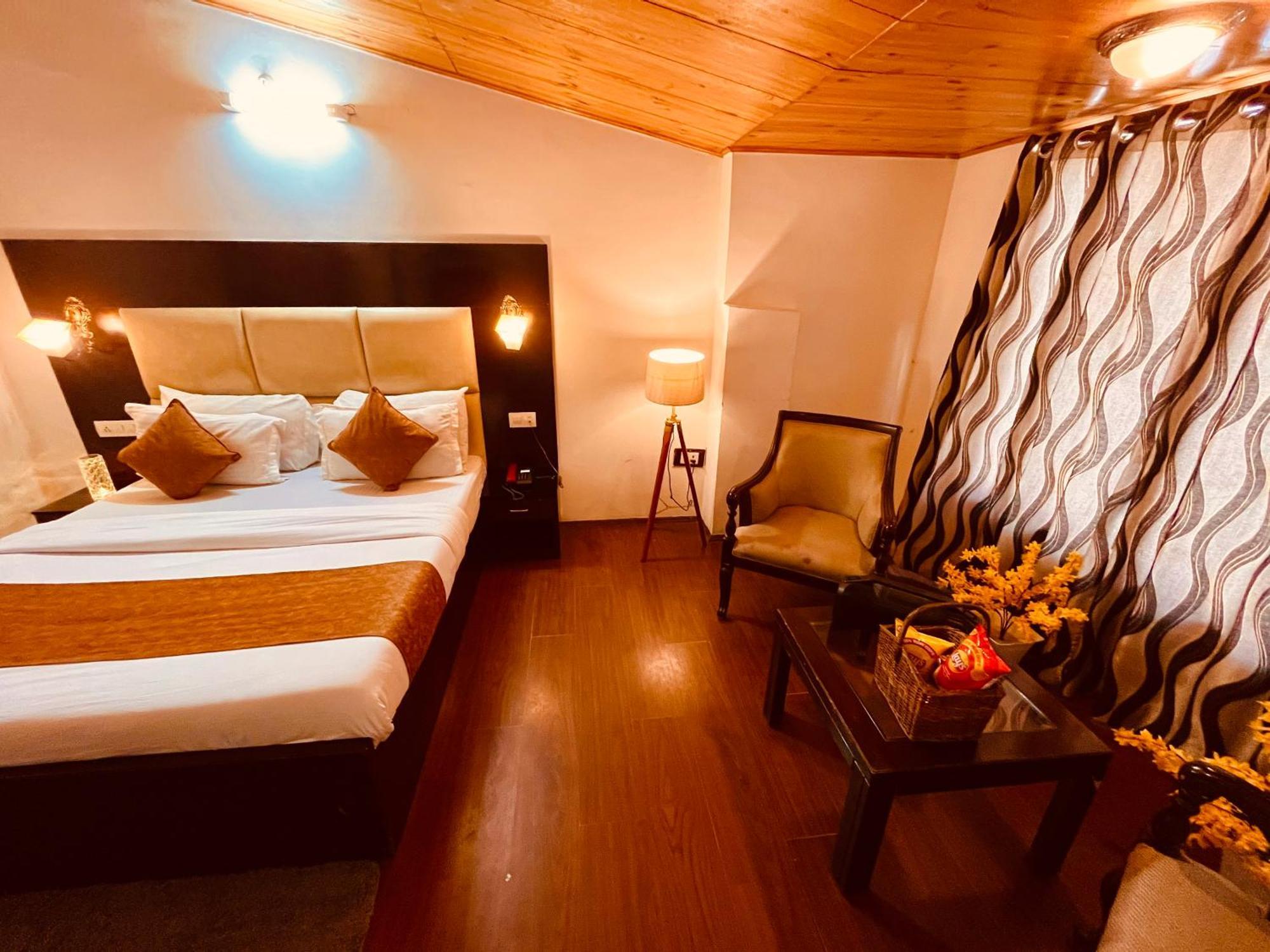 Hotel The North Wind In City Center, Manali Екстериор снимка