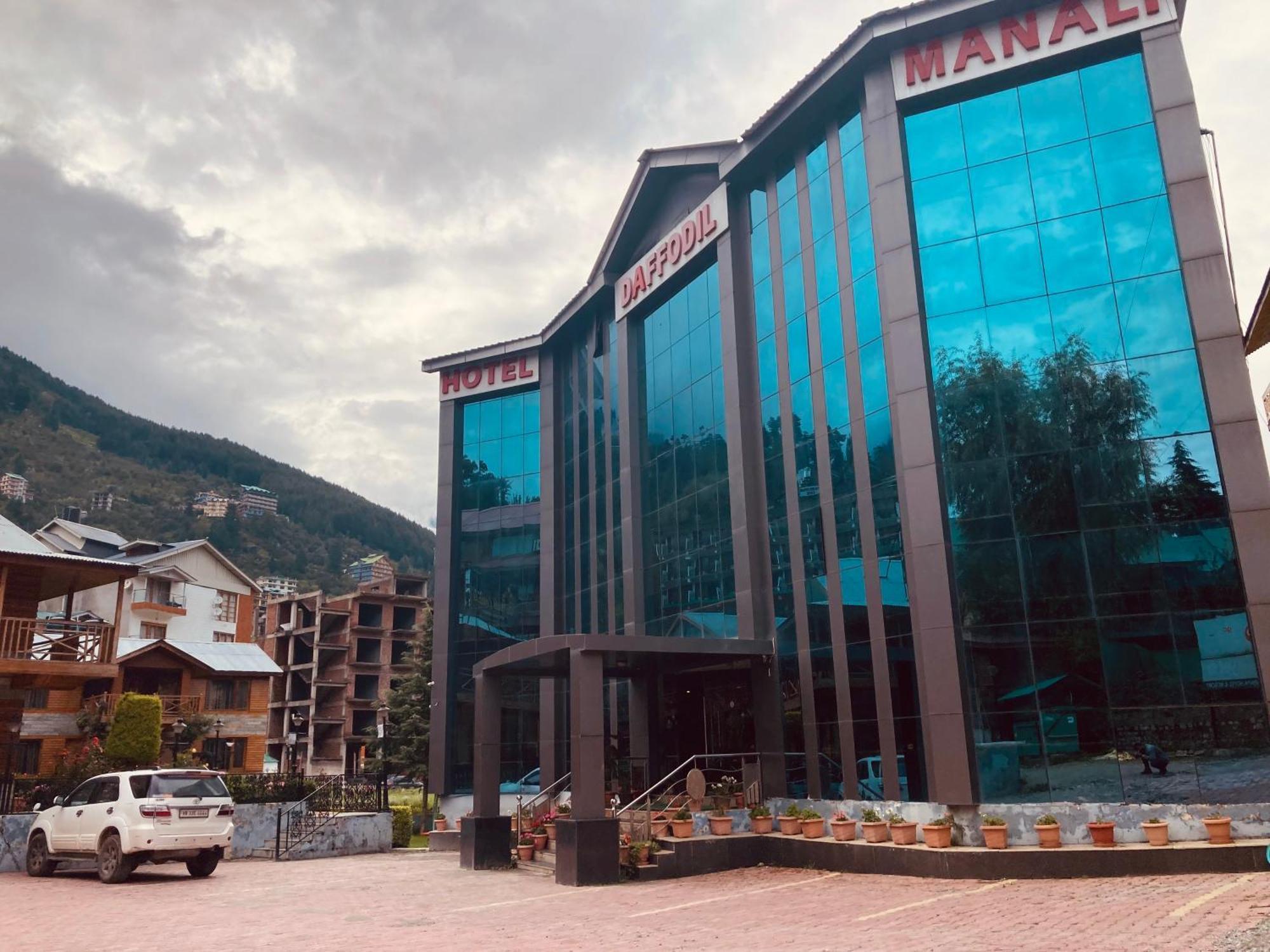 Hotel The North Wind In City Center, Manali Екстериор снимка