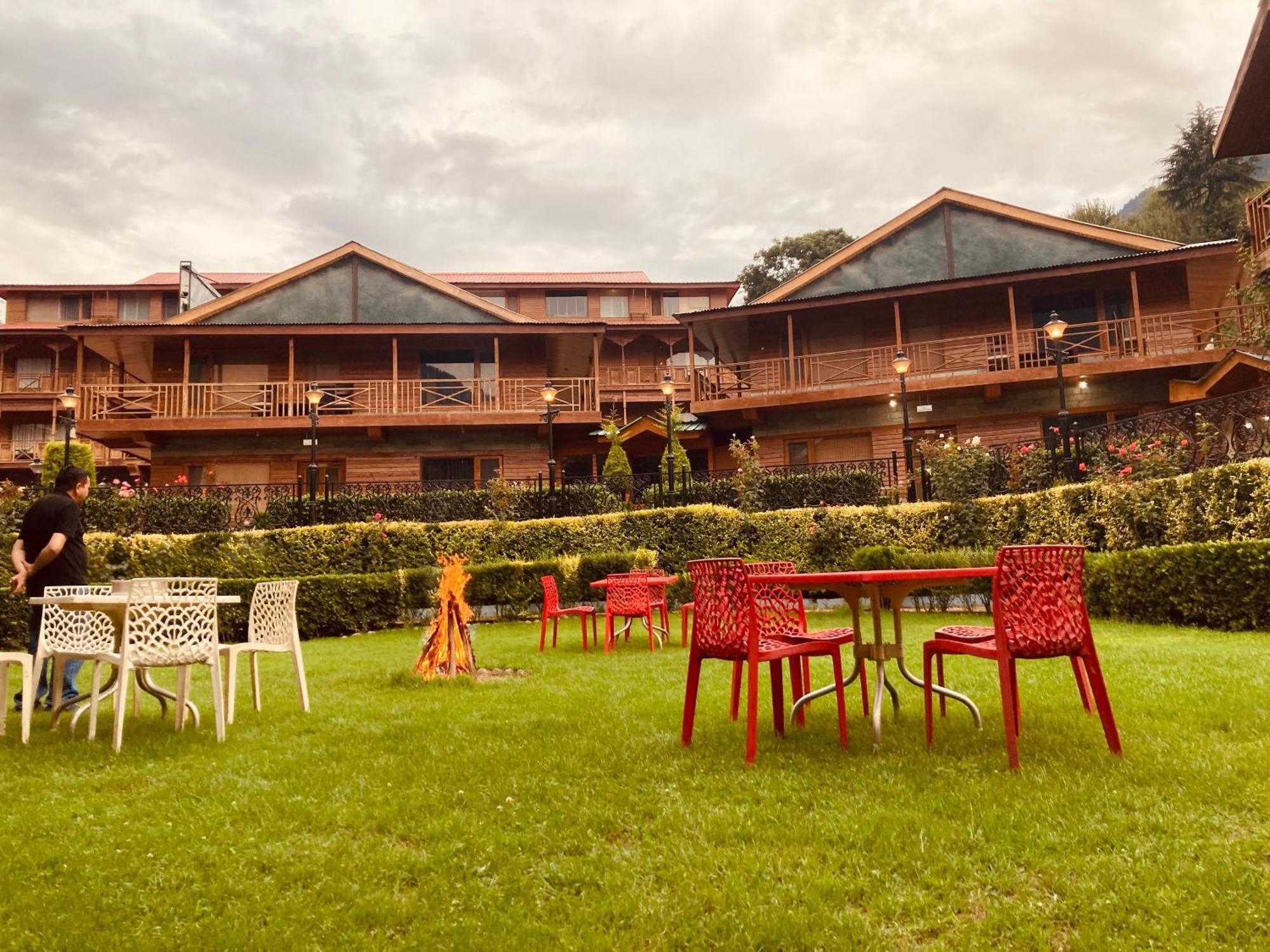 Hotel The North Wind In City Center, Manali Екстериор снимка